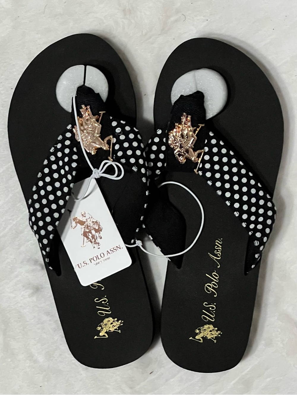 U.S. Polo Assn. Women’s Black Polka Dot Thong Sandals Sz 6
